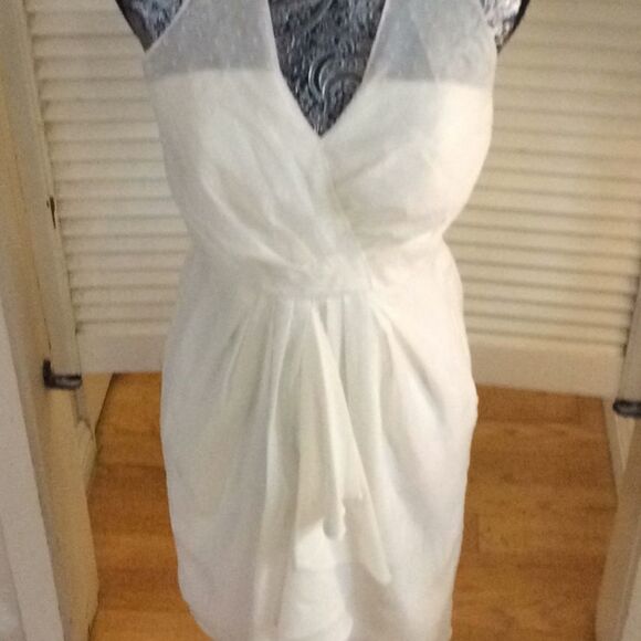 Vince’s Marilyn Monroe Halter Dress in Summer White with Ruffle flare Bust pads! - Picture 4 of 17